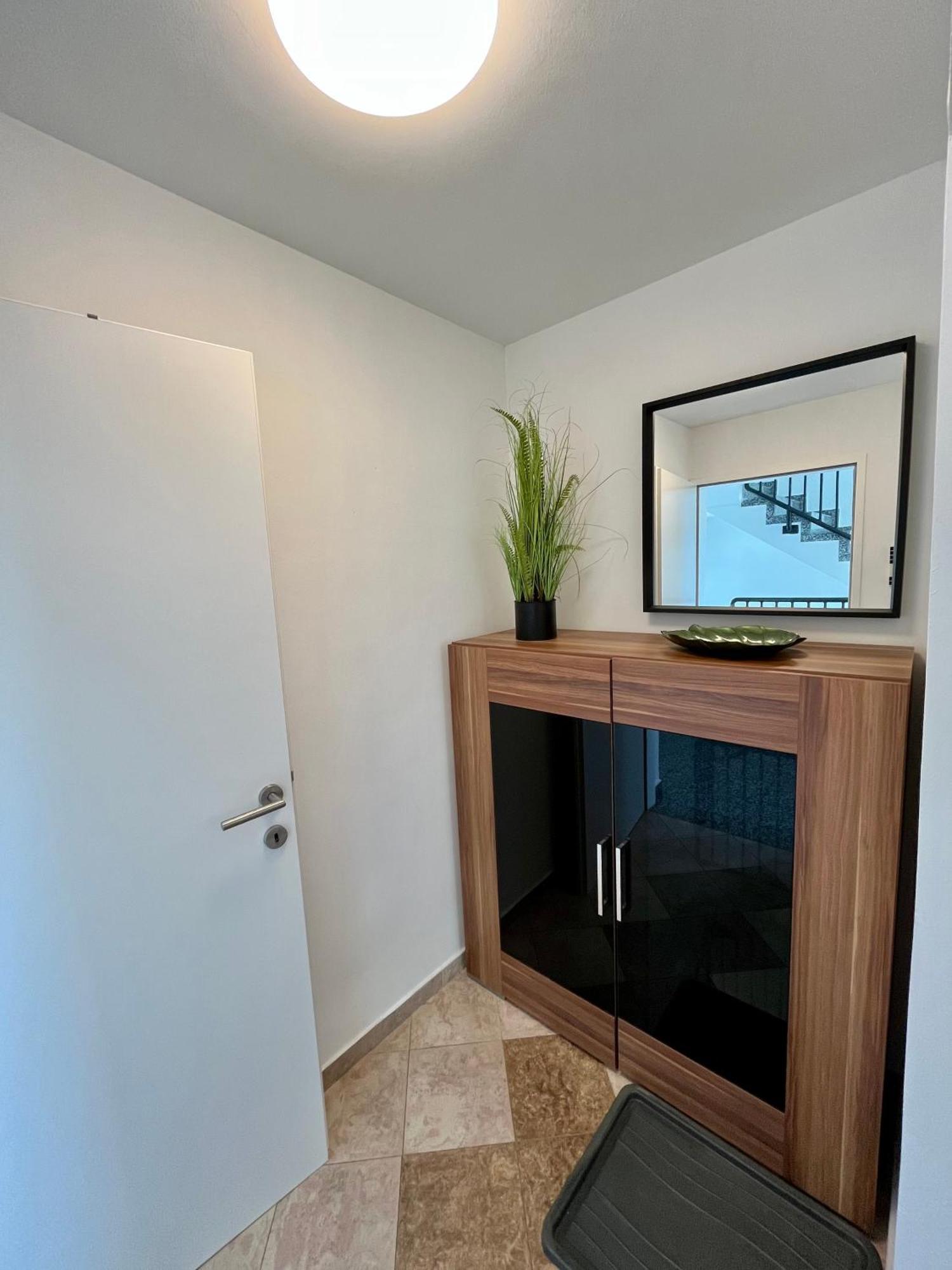 Atemberaubendes Apartment + Pool Вена Экстерьер фото